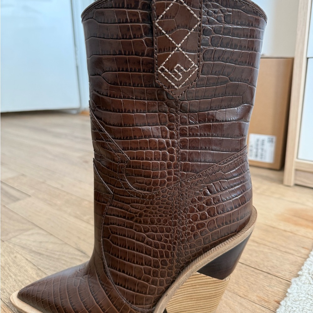 Fendi cowboy leather heeled boots